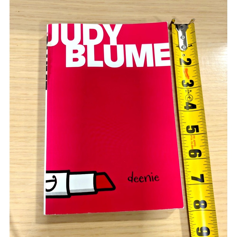 Judy Blume Deenie Paperback Book YA Fiction Coming of Age Novel - LIKE NEW